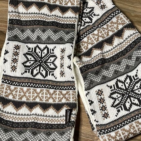 Multi Luks Reversible Scarf and Hat Set - Picture 2 of 4